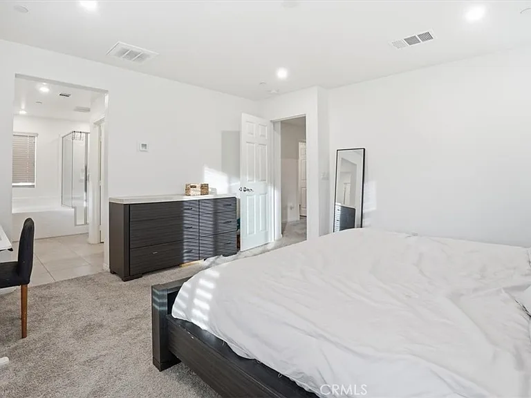 556 Enzo St — Photo 23