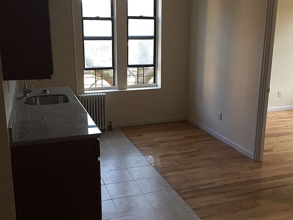 2nd image of 20 Scott A Gadell Pl