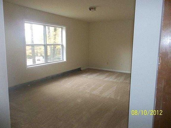 3rd image of 13 Brunswick Dr