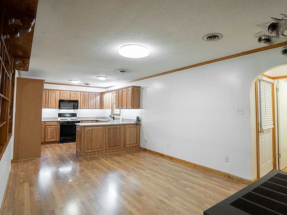 5th image of 188 Higgins Rd