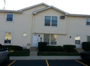 120 Raintree Ct, Aurora, IL 60504