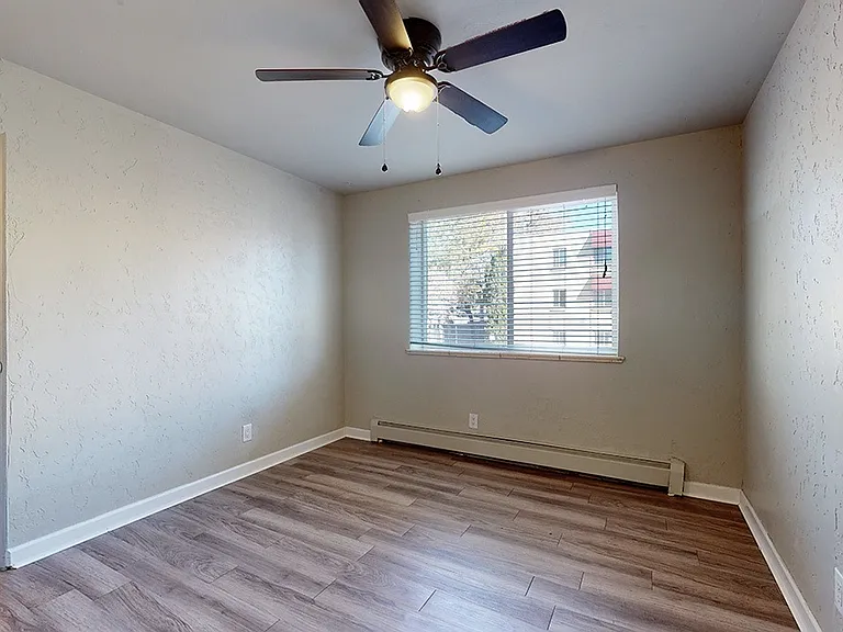Prince Charles Apartments — Photo 11
