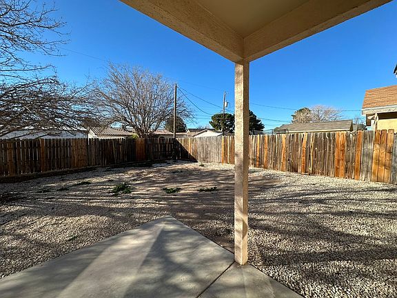 3rd image of 3405 Meadowlark Ln