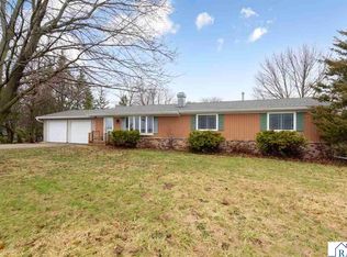 606 Riverdale Rd, Mankato, MN 56001