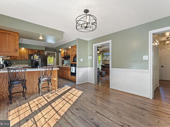 3rd image of 8482 Eastwood Ln