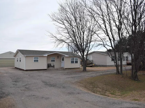 1917 Monroe St, Ellis, KS 67637