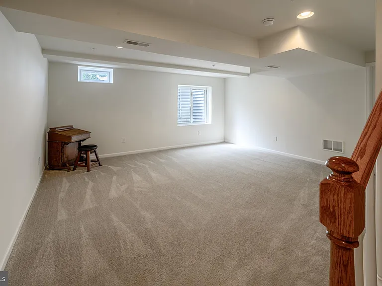 310 Katie Ln — Photo 9
