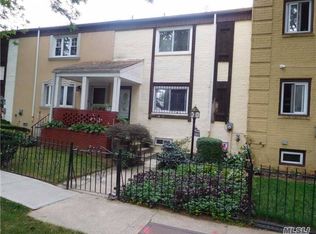 13617 222nd St, Springfield Gardens, NY 11413