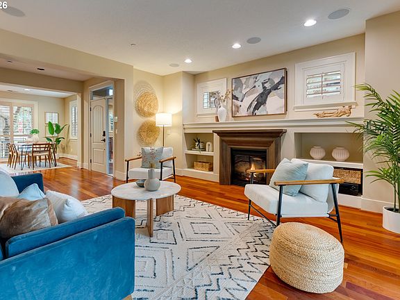 5th image of 695 SW Foresta Ter