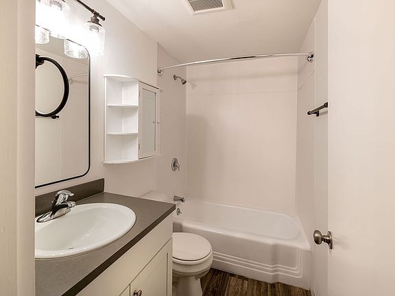 5th image of 3803 Beach Dr SW #0