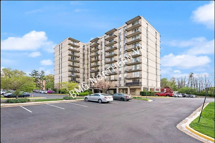 Building Photo - 3245 Rio Dr #1012