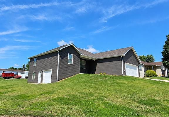 2nd image of 119 Sun Valley Ct