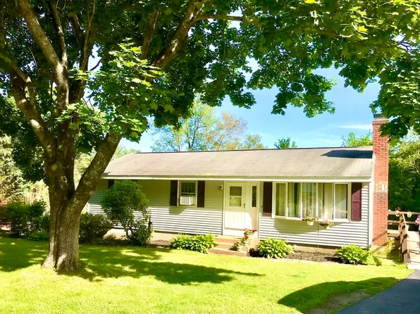 7 Beechwood Dr, Rutland, MA 01543