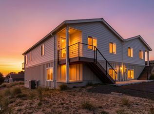 110 Crescent St, Oceanside, OR 97134