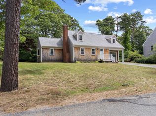 9 Roberta Dr, West Yarmouth, MA 02673