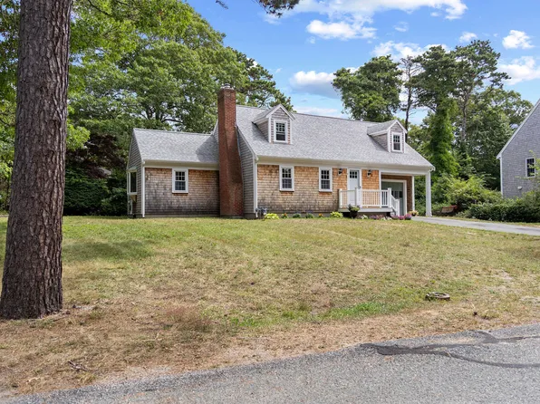 9 Roberta Drive, West Yarmouth, MA 02673