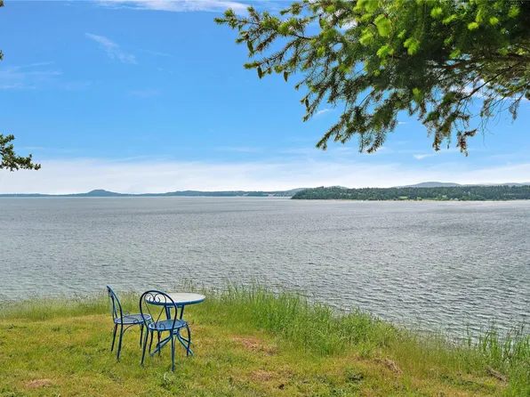 125 Mapleleaf Ln, Sidney Island, ON L1L 1L1