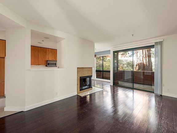 3rd image of 4250 El Camino Real APT C123
