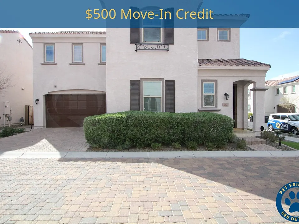 943 E Danbury Dr