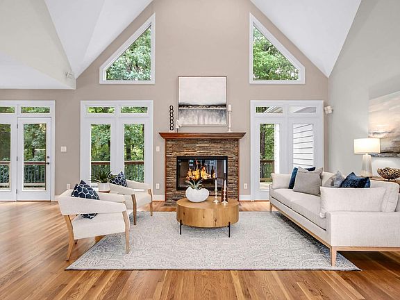 3rd image of 104 Whittshire Ct