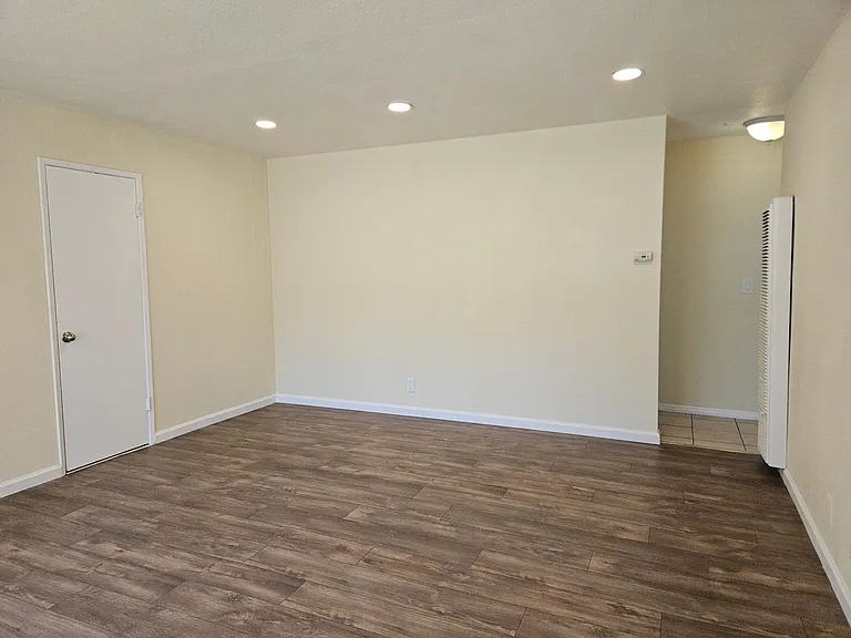 1616 Picadilly Way — Photo 3