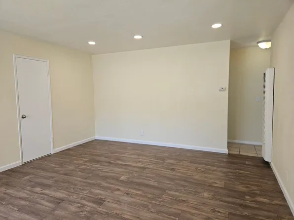 Picadilly Way, 1616 Picadilly Way #B, Fullerton, CA 92833