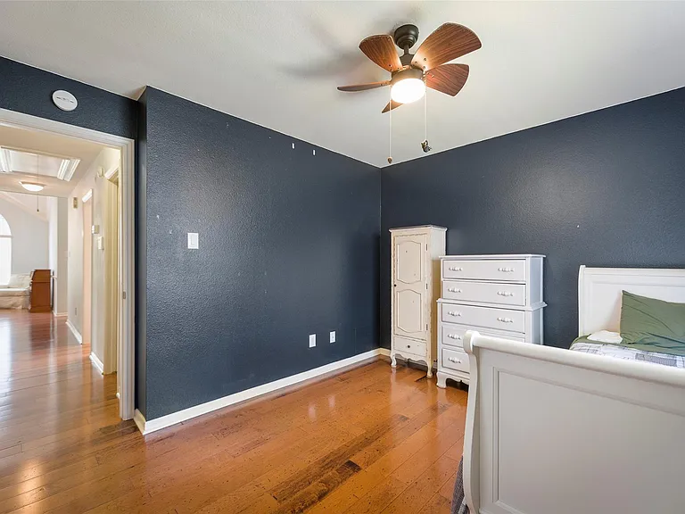 9719 Hawkins Ln — Photo 22