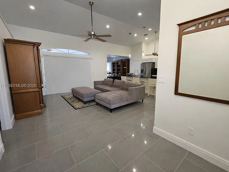 1440 Graham Cir — Photo 3