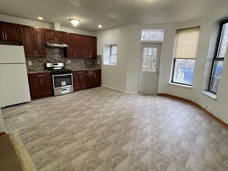 1st floor kitchen