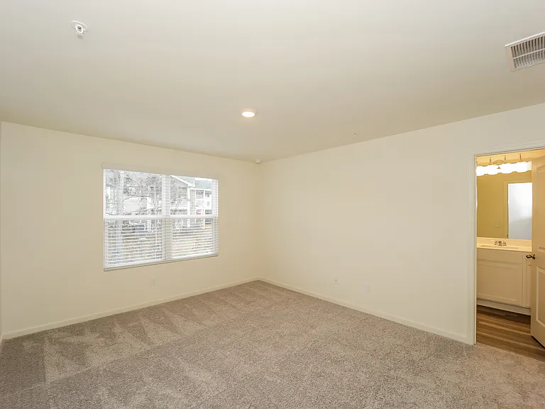 552 Magnolia Cir — Photo 7