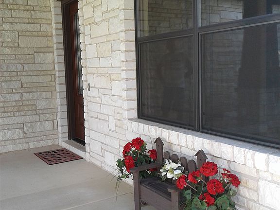 Front Patio & Entryway