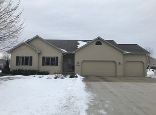 N1073 Vander Maazen Dr, Greenville, WI 54942