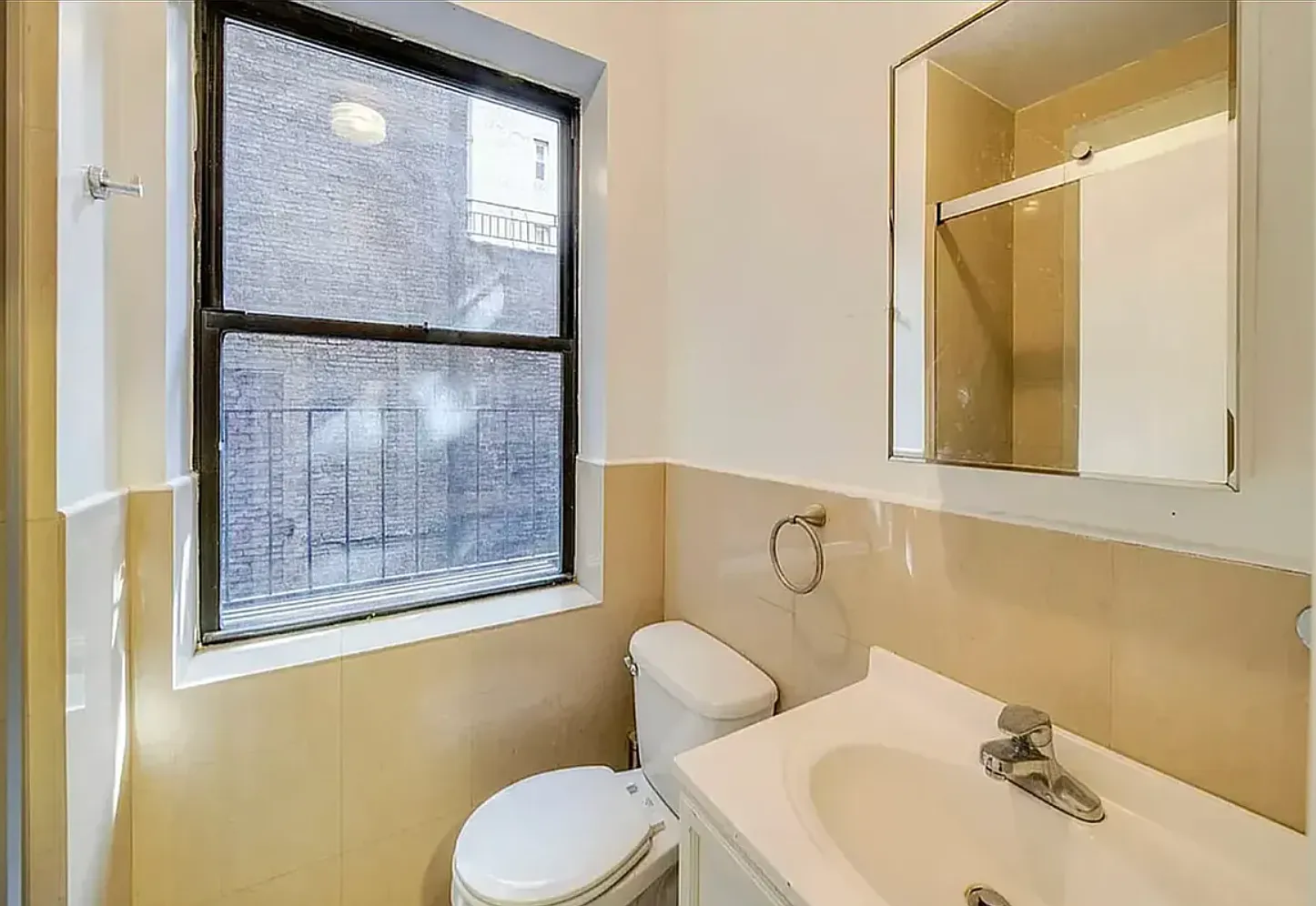 145 East 35th Street — Photo 4
