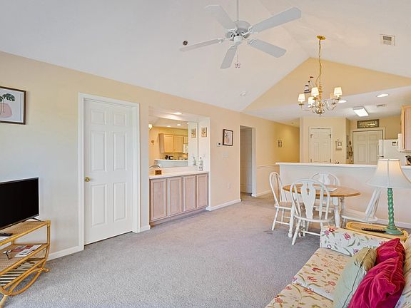5th image of 577 Blue River Ct. #7G