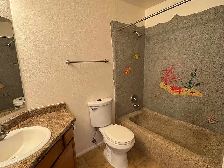 7815 S Wild Primrose Ave — Photo 14