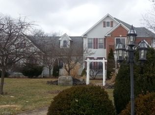 15 Spring Hunter Ct, Andover, NJ 07821