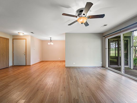 4th image of 330 Ashbury Ln W APT 3