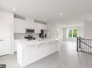 8509 Hamlin St #100E, Glenarden, MD 20706