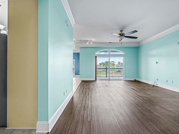 3rd image of 265 Venice Way #I-305