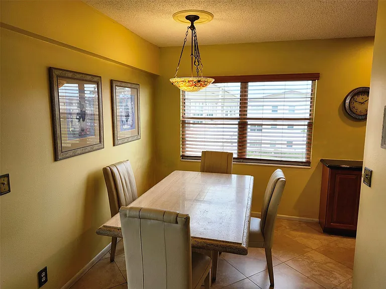 74 Preston E — Photo 10