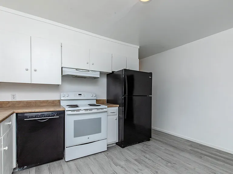 229 E Fairmont Blvd — Photo 11
