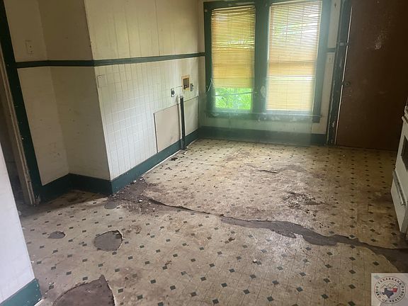 5th image of 2521 Magnolia St