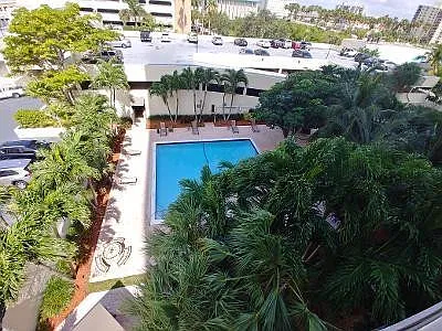 2 bed, 2.0 bath, 1031 sqft, $3,000 — Photo 2