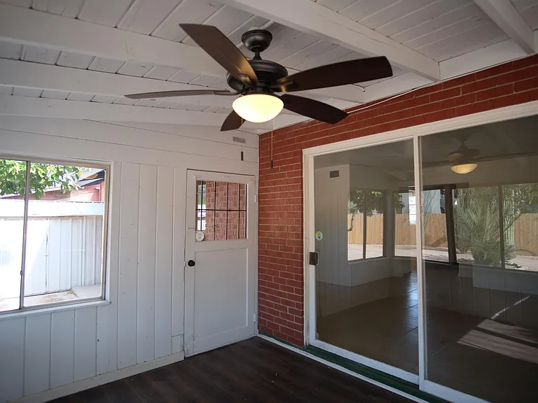 721 E Joan Pl — Photo 22