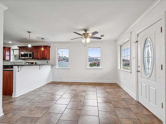 2nd image of 2212 Munster Blvd