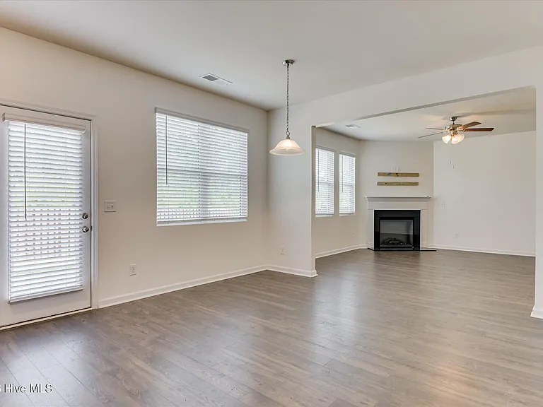 1147 Sims Dr — Photo 12