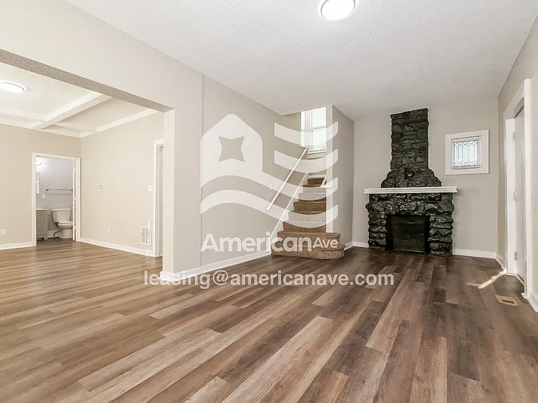 620949_004_wm_-_living_room_13184009.jpg