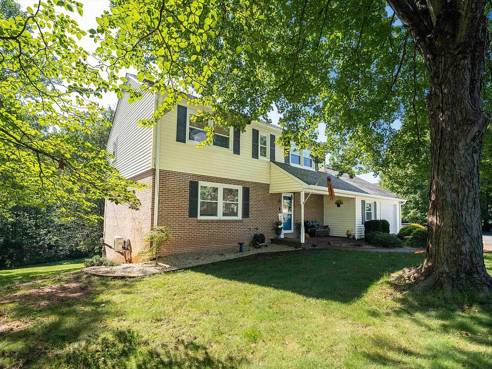 1st image of 2606 Huntington Rd