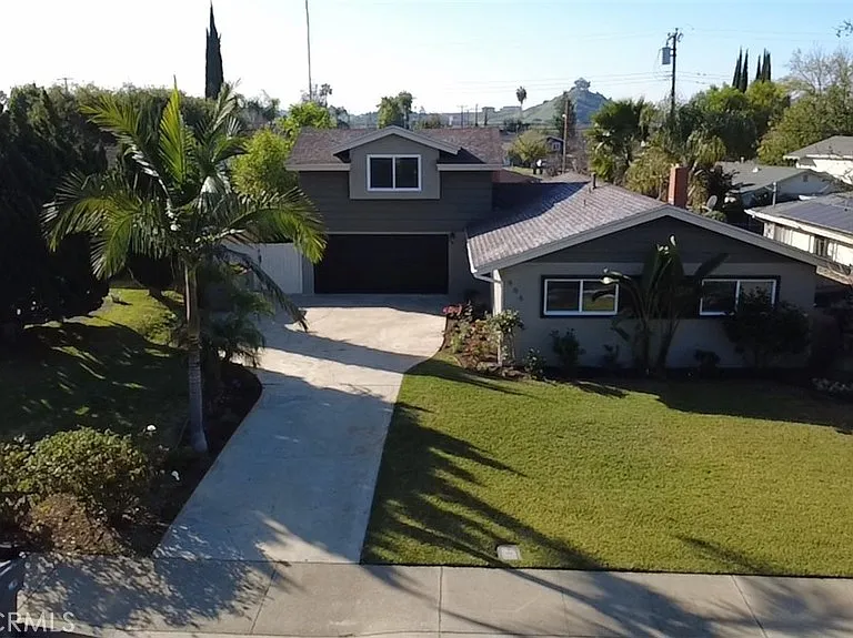 906 Majella Ave — Photo 1
