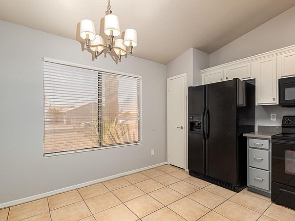 5th image of 8221 N 111th Ln